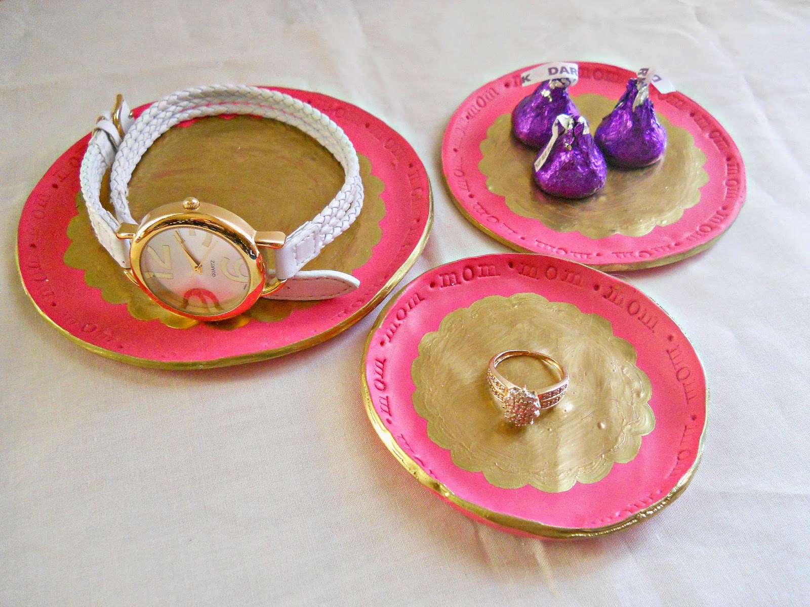 Running With A Glue Gun Mother's Day Clay Tray DIY With Treat