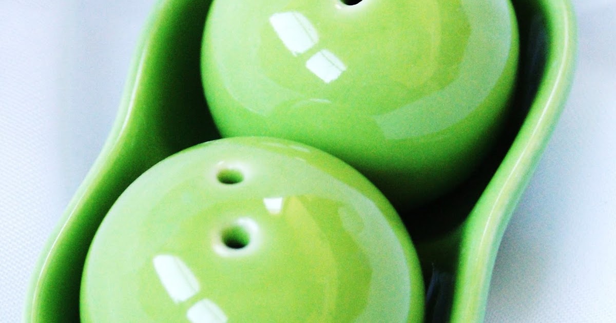 NINA'S RECIPES..... TWO PEAS IN A POD (salt and pepper shakers)