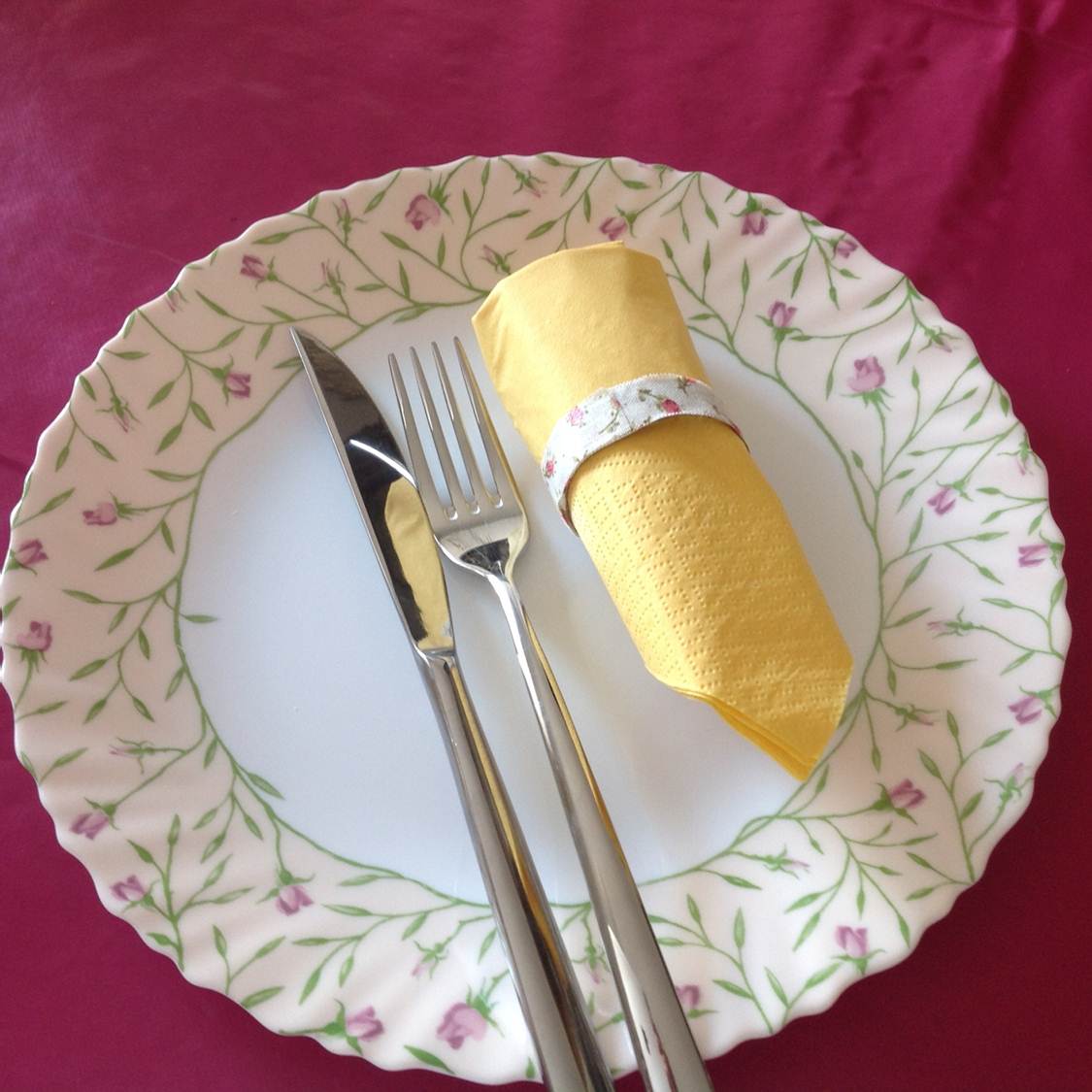 Upcycle easy & inexpensive DIY napkin rings Keeping it Real