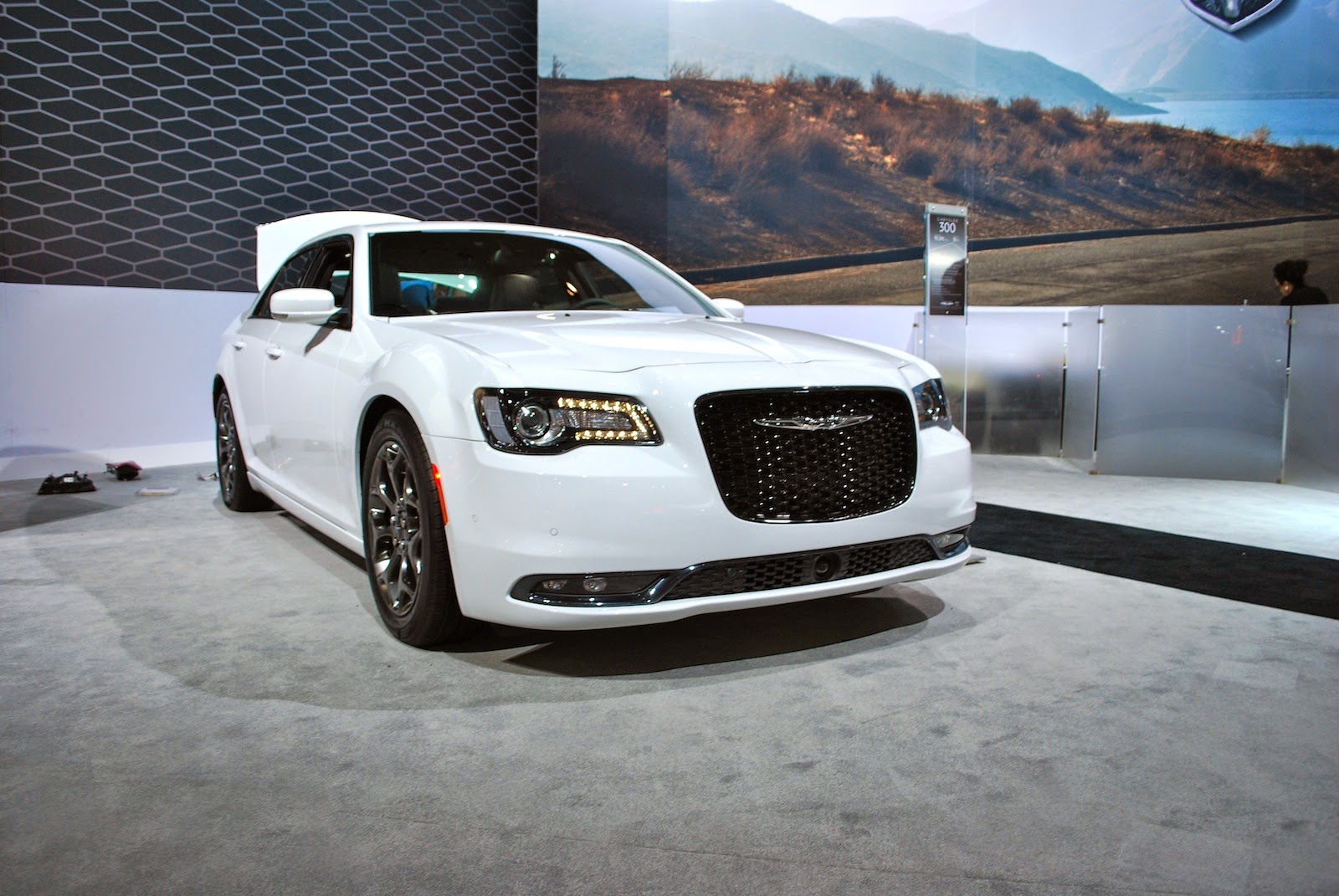 16_Chrysler_300_Live26.jpg