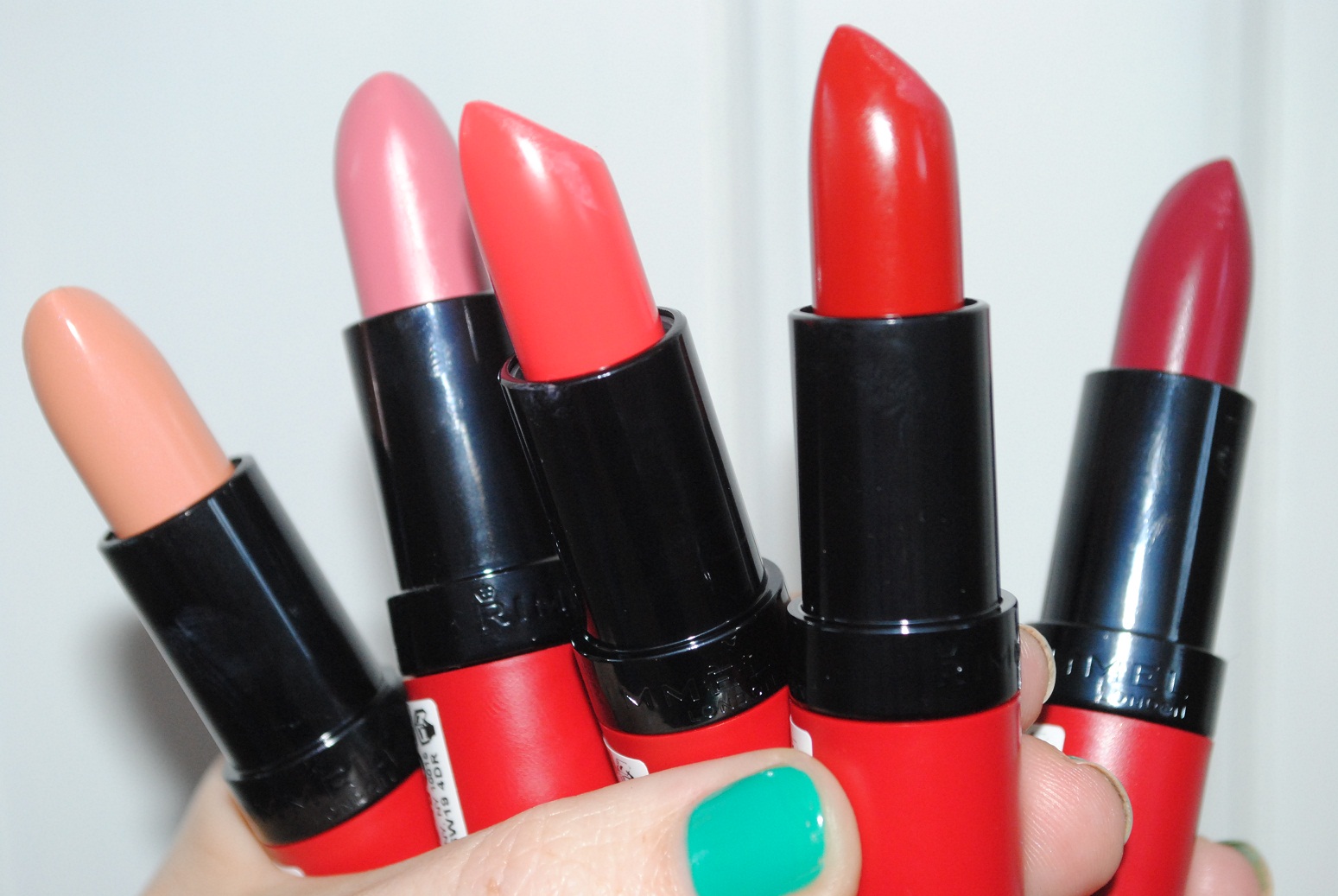 http://3.bp.blogspot.com/-Ib5_LJ50PDg/UJUM7auBqNI/AAAAAAAABOA/E3MpnR8BpxQ/s1600/kate_moss_matte_lipstick_rimmel_collection.jpg