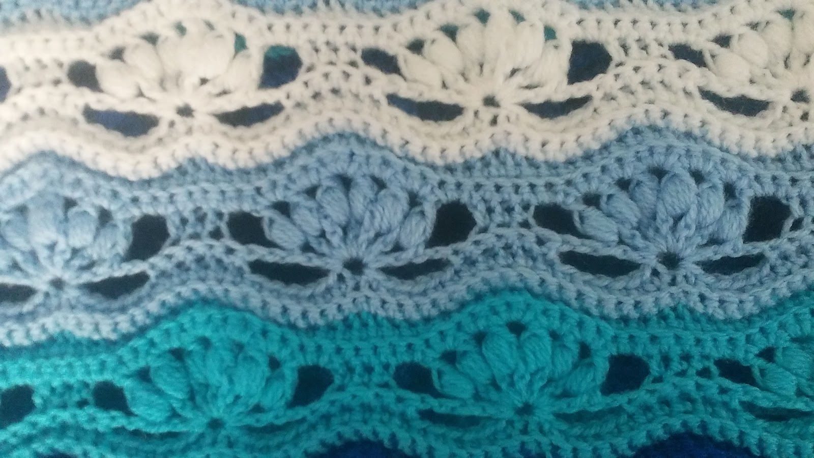 Crochet and Knitting Wavy Blanket