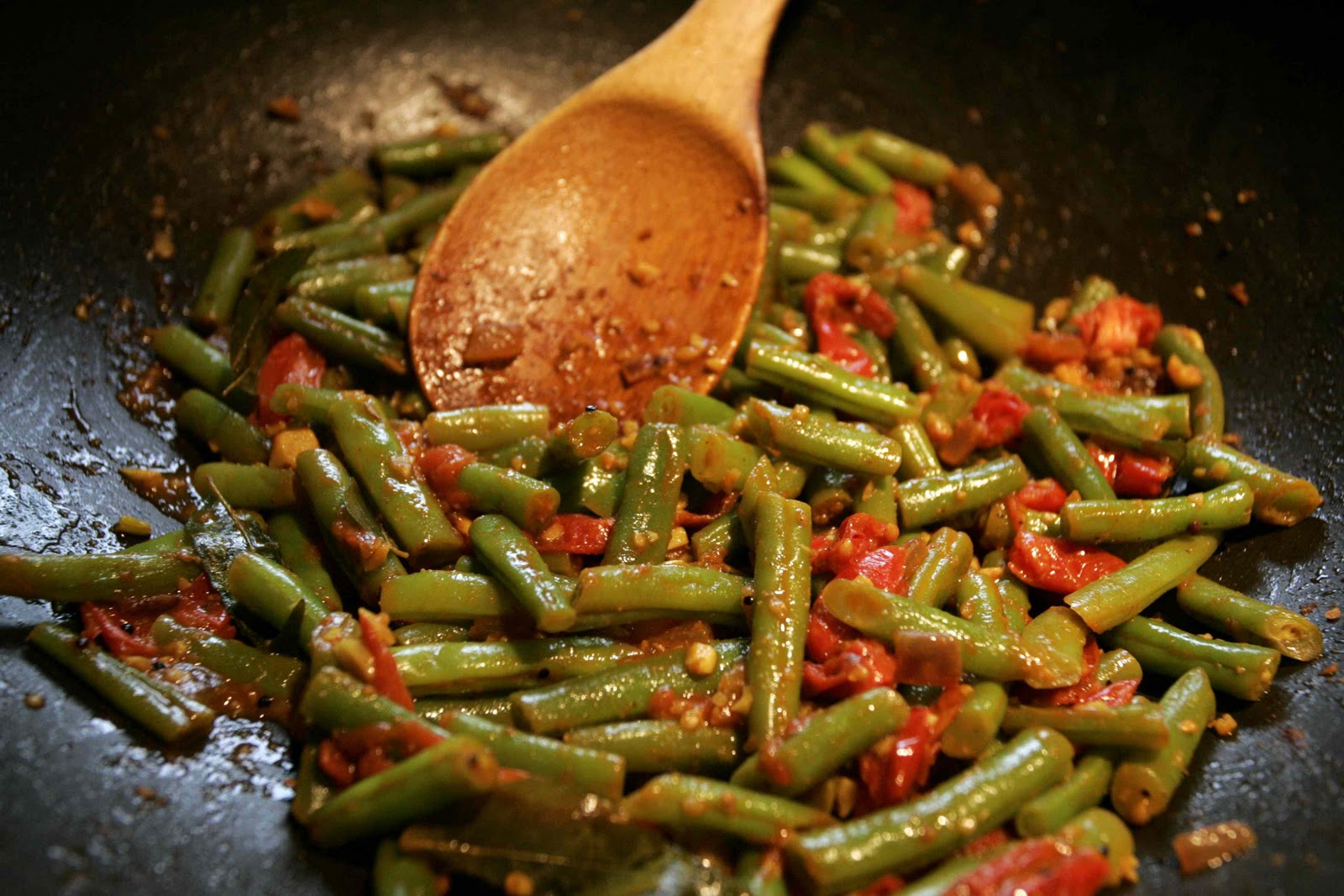 Cook Like Yo Mama Jeena’s Indian Stewed Green Beans and Tomatoes