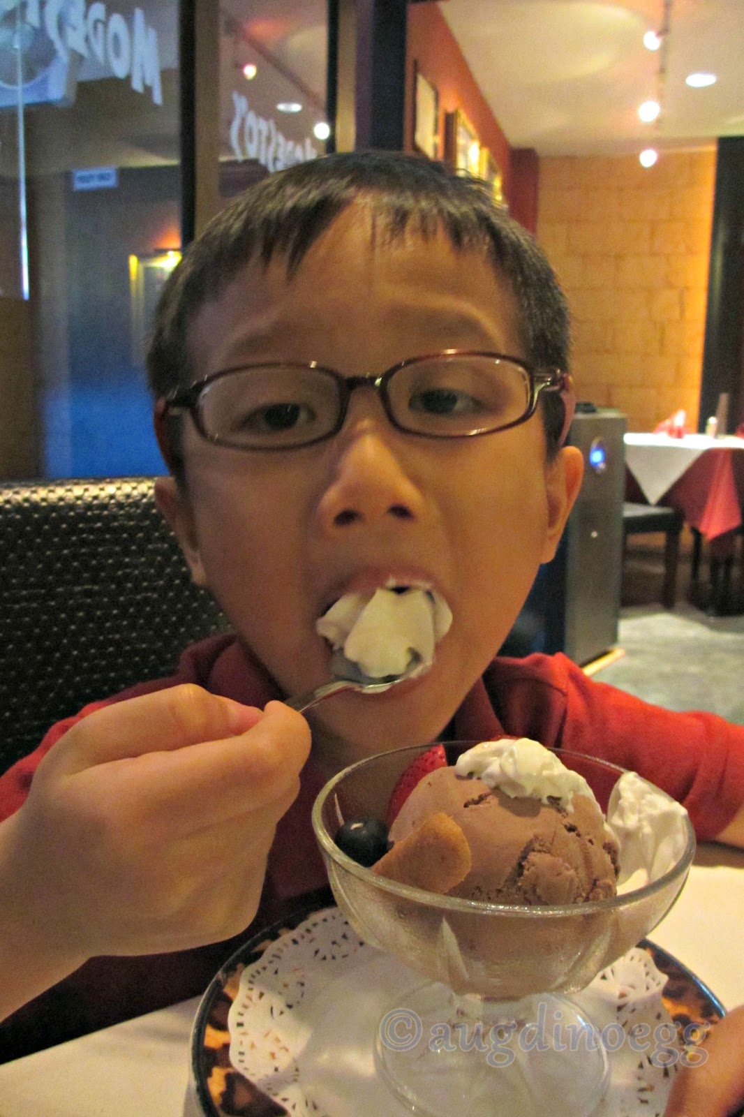 Life’s Little Pleasures! Pizza, Ice Cream & Blackberry We are the DinoFamily 我們是恐龍家族