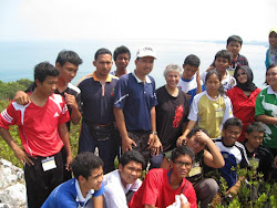 Di puncak bukit