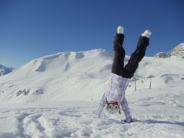 Handstand on Snow