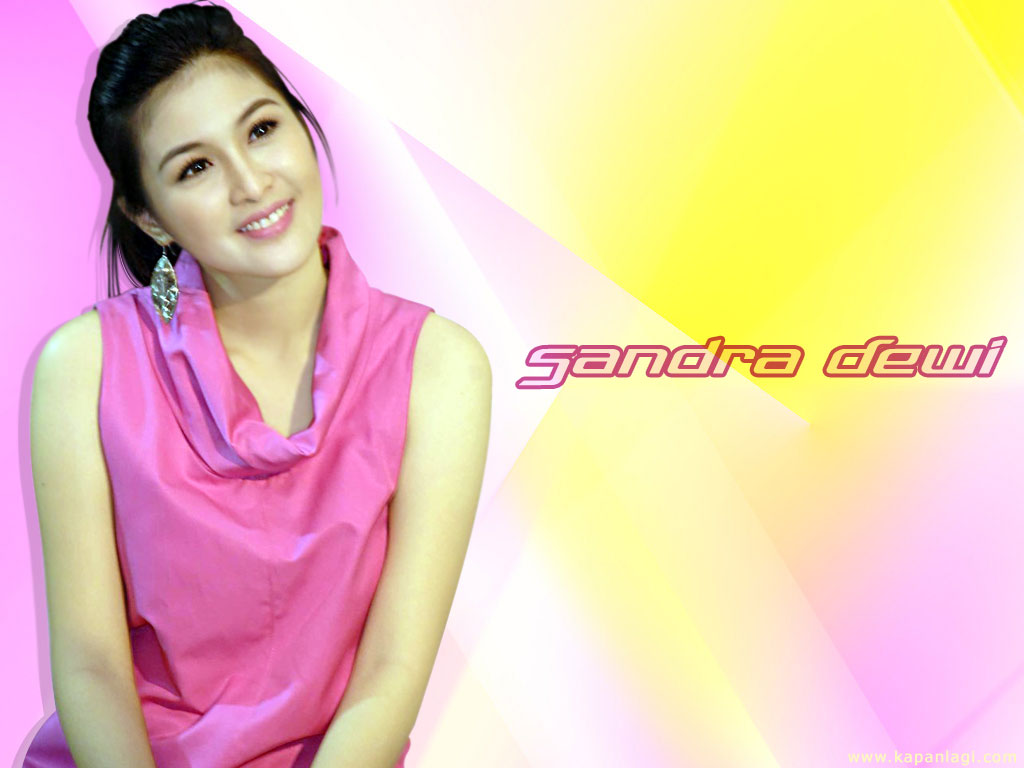 http://3.bp.blogspot.com/-IhF4FHqKy4U/Tv7HzZmvUHI/AAAAAAAAEmo/LzPCj2gj7eg/s1600/wallpaperartis-sandra-dewi-01.jpg