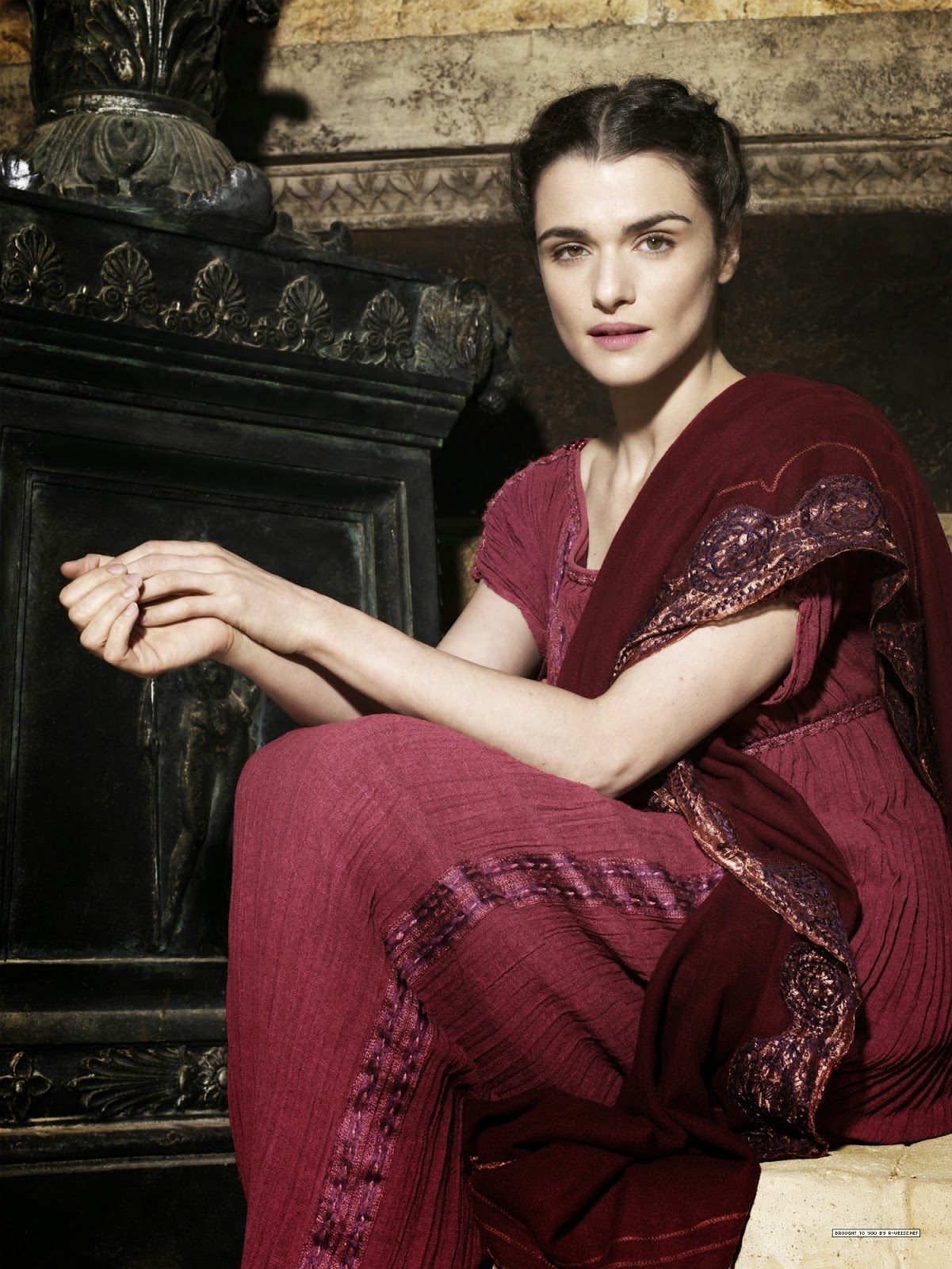 Et les mondes encor roulent sous ses pieds blancs