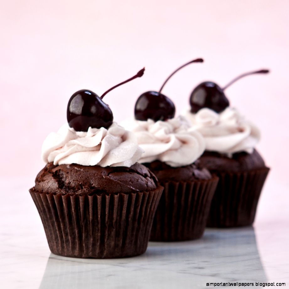 Yummy Chocolate Cherry Cupcakes Yummy Chocolate Cherry Cupcakes