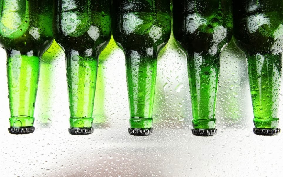 Aprenda como gelar a cerveja em 4 minutos. Aprenda como gelar a cerveja em 4 minutos.