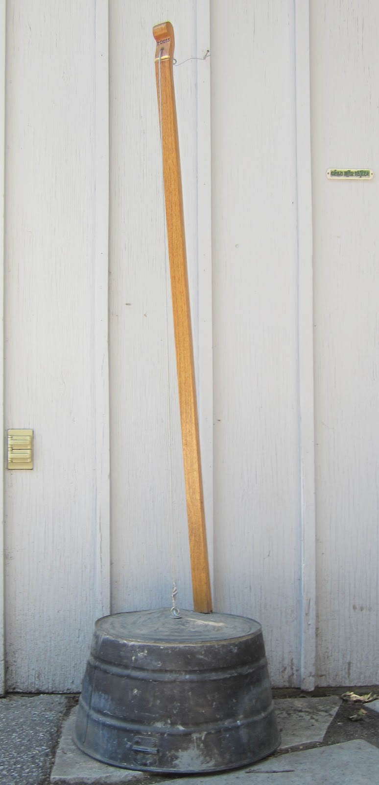 LVI GUITARS TEA BOX BASS OR WASHTUB BASS