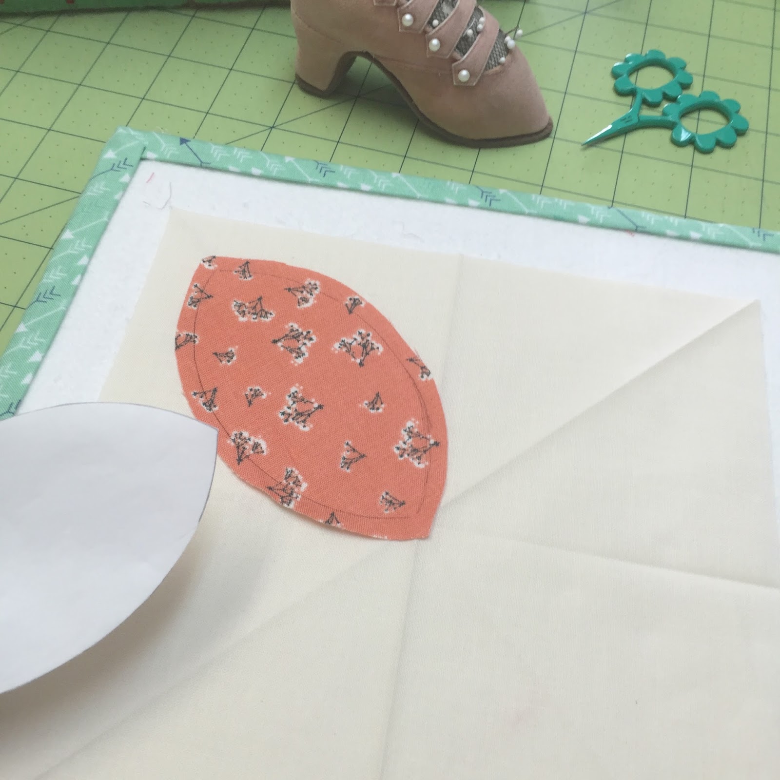 Bee In My BLOOM Sew Simple Shapes Traditional Hand Applique