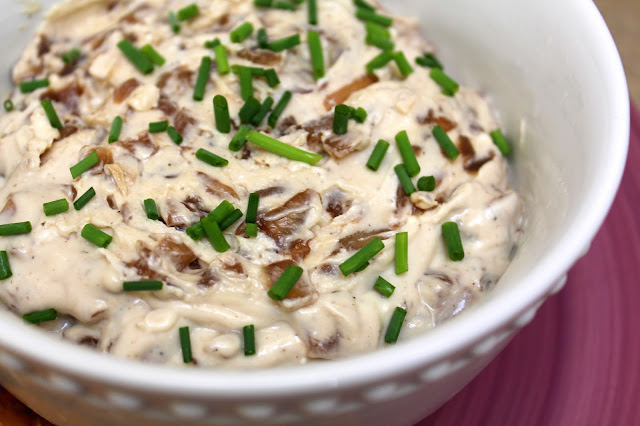 Dairy-Free French Onion Dip from dontmissdairy.com