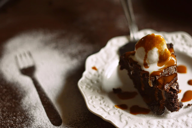 perfect gooey chocolate brownies with caramel sauce and lindt chocolate swirled right into the batter. 