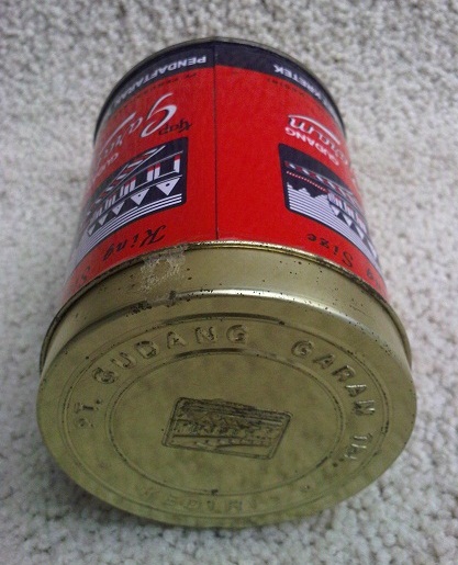 Karya Babah Antik: Kaleng Rokok Gudang Garam Merah Kretek