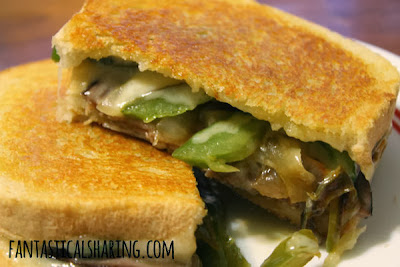 Philly Cheesesteak Grilled Cheese Sandwich | The best kind of grilled cheese sandwich there is!