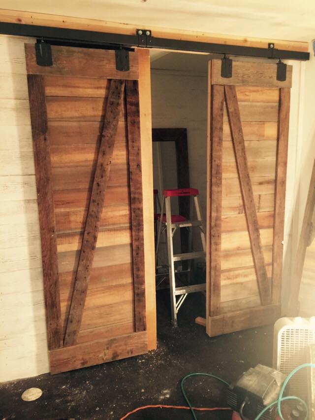 One Thrifty Chick DIY Dressing Rooms { Budget Designs }