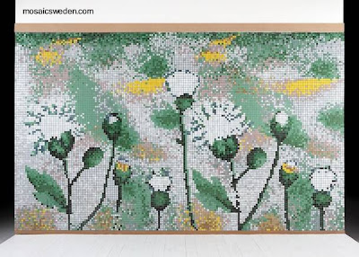 Arquitectura de Casas: Tina de baño decorada con azulejos.