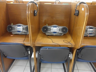 En la sala de audio de CEMAAI Tijuana puede realizar tus practicas auditivas del idioma de aprendizaje