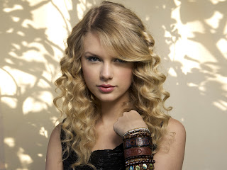 Hot Girls Wallpaper Full HD