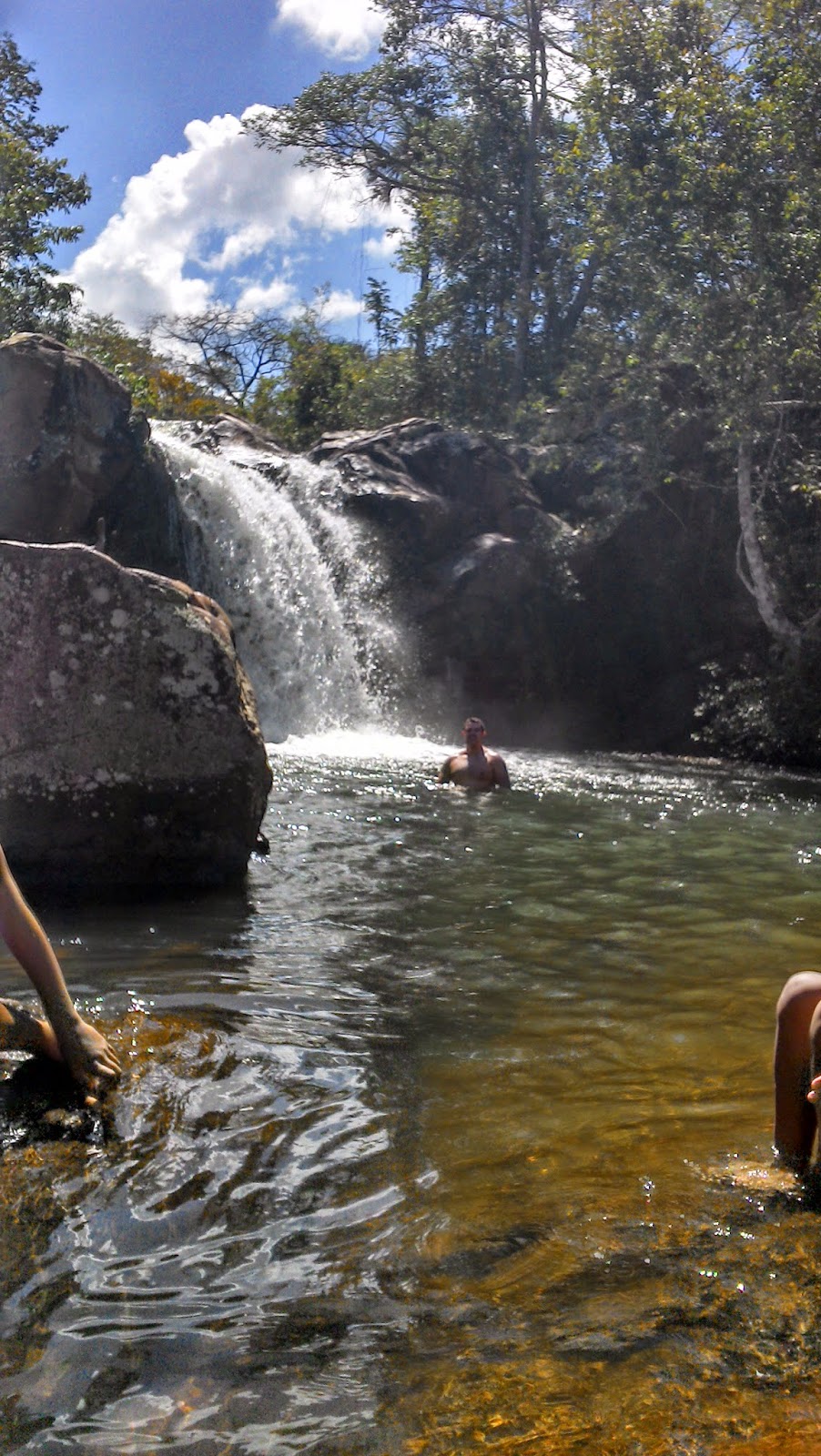 Conheça o Águas Corrente Park, Cachoeira dentro de um Parque Aquático