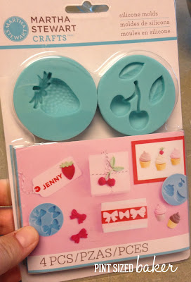 Strawberry Cake Pops with a Mold 3 PS+Strawberry+Mold+Cake+pops+(2)