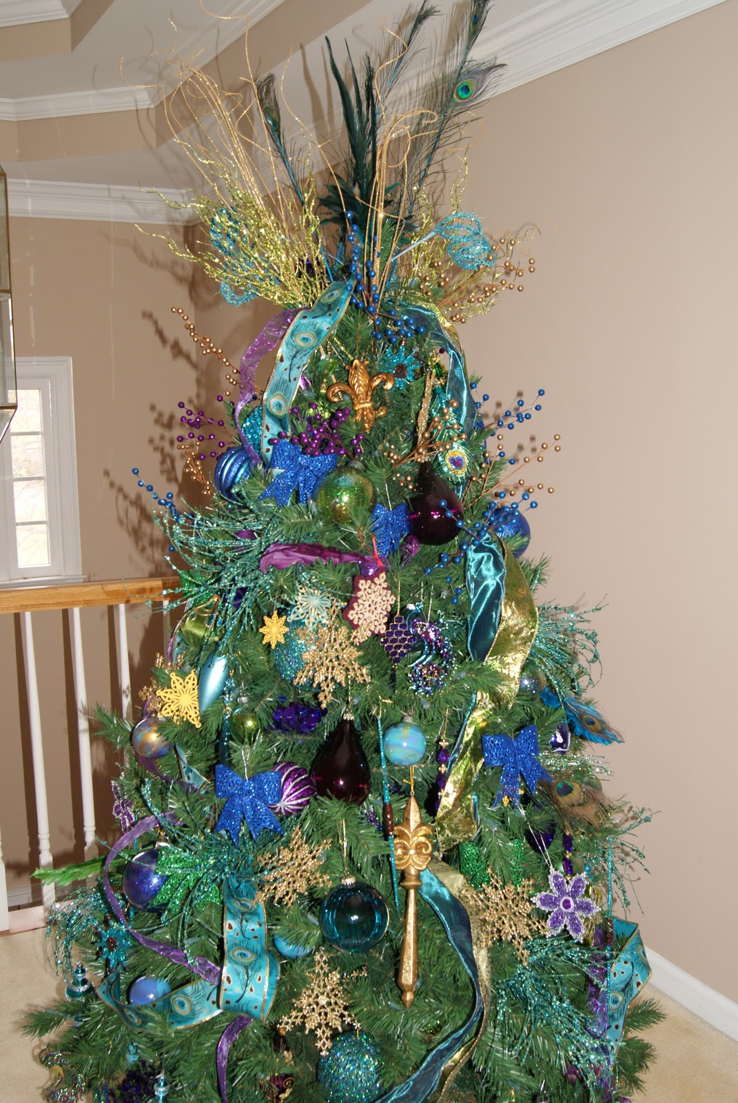 It S The Little Things How To Layer A Christmas Tree