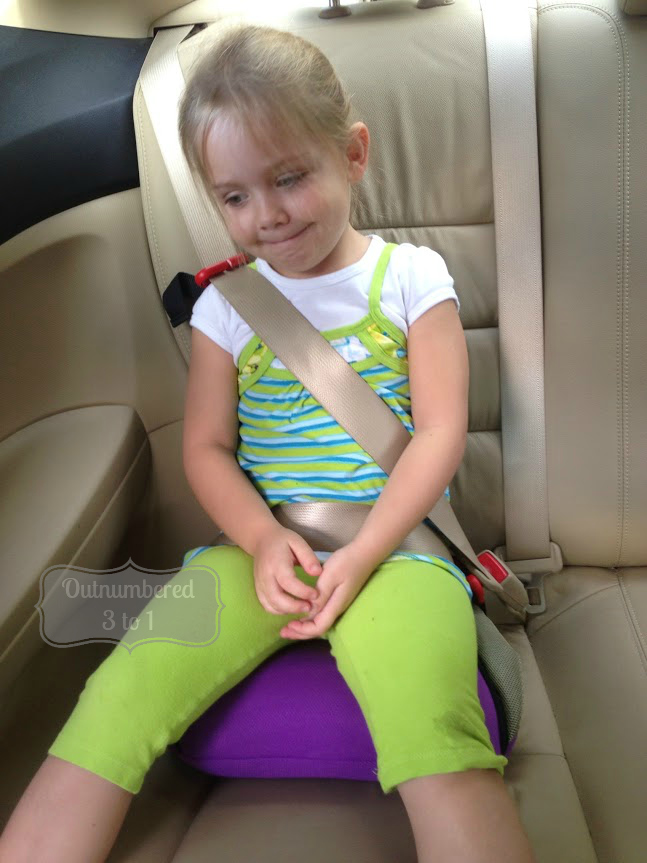BubbleBum Booster Seat Review - Outnumbered 3 to 1 BubbleBum Booster Seat Review - Outnumbered 3 to 1