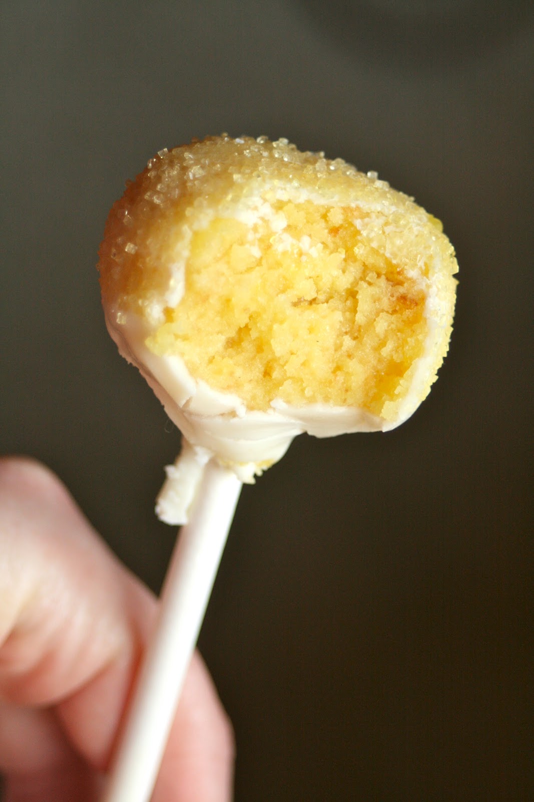 CupcakesOMG!: WARNING: This is Not Paleo (Lemon Cake Pops)