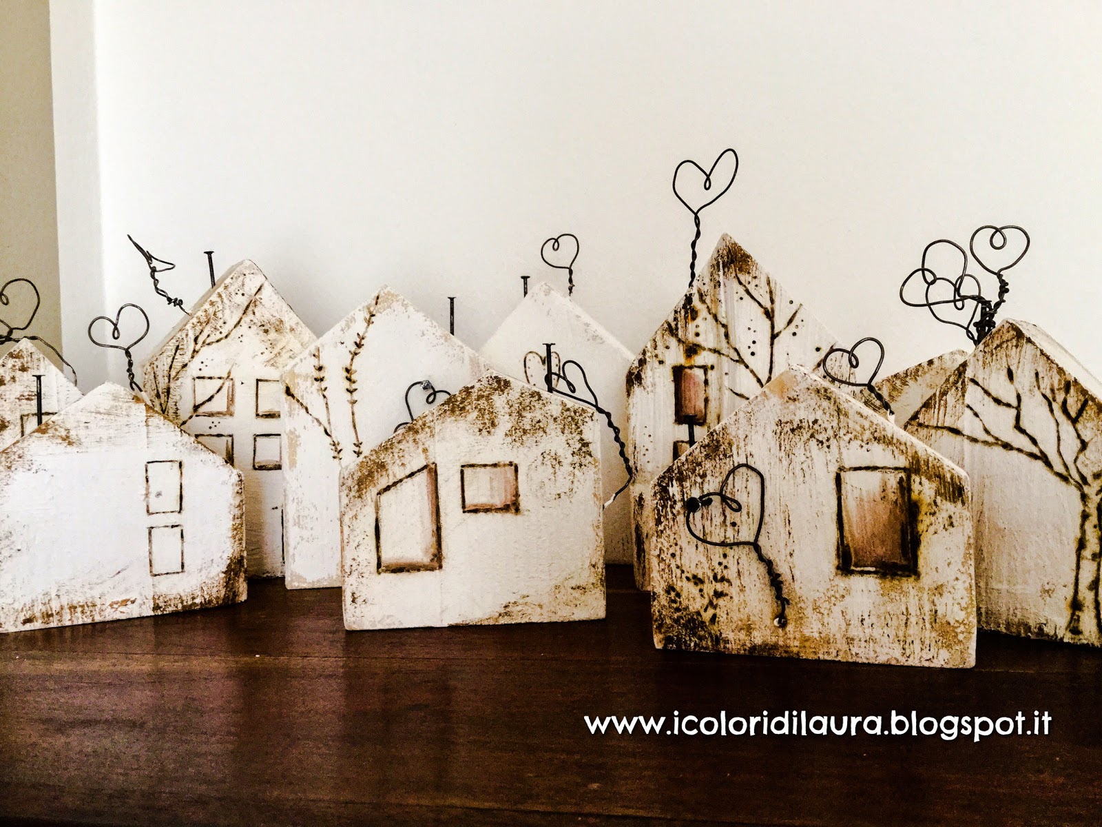 Bomboniere little house con materiale di riciclo per un ... Disegno Legno camino