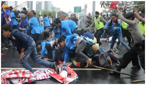 Kliping Tentang Tawuran Tulisan