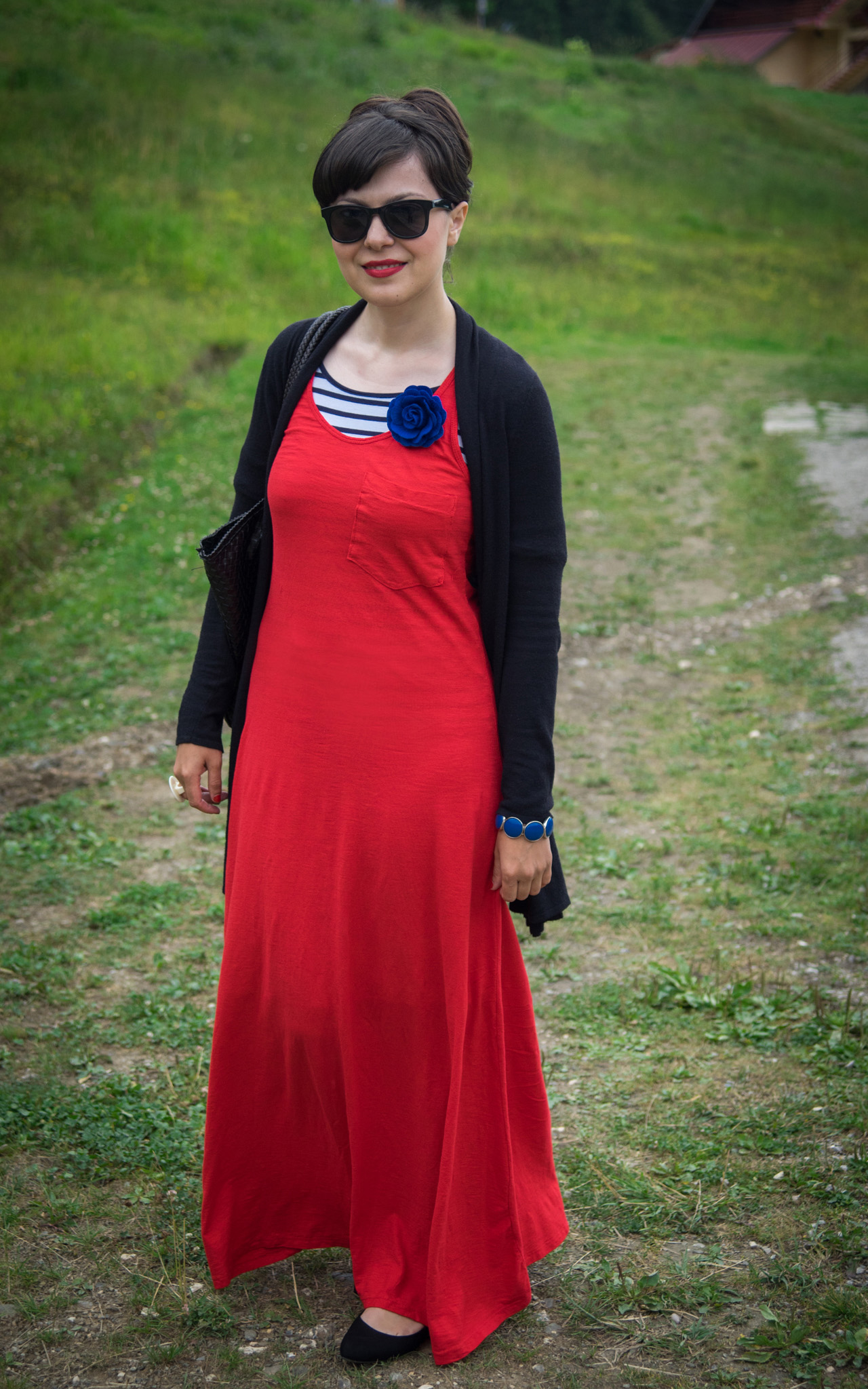 maxi red dress striped top stripes pimkie black flats cardigan hay bales photo shooting  black maxi bag brasov trip mountains 