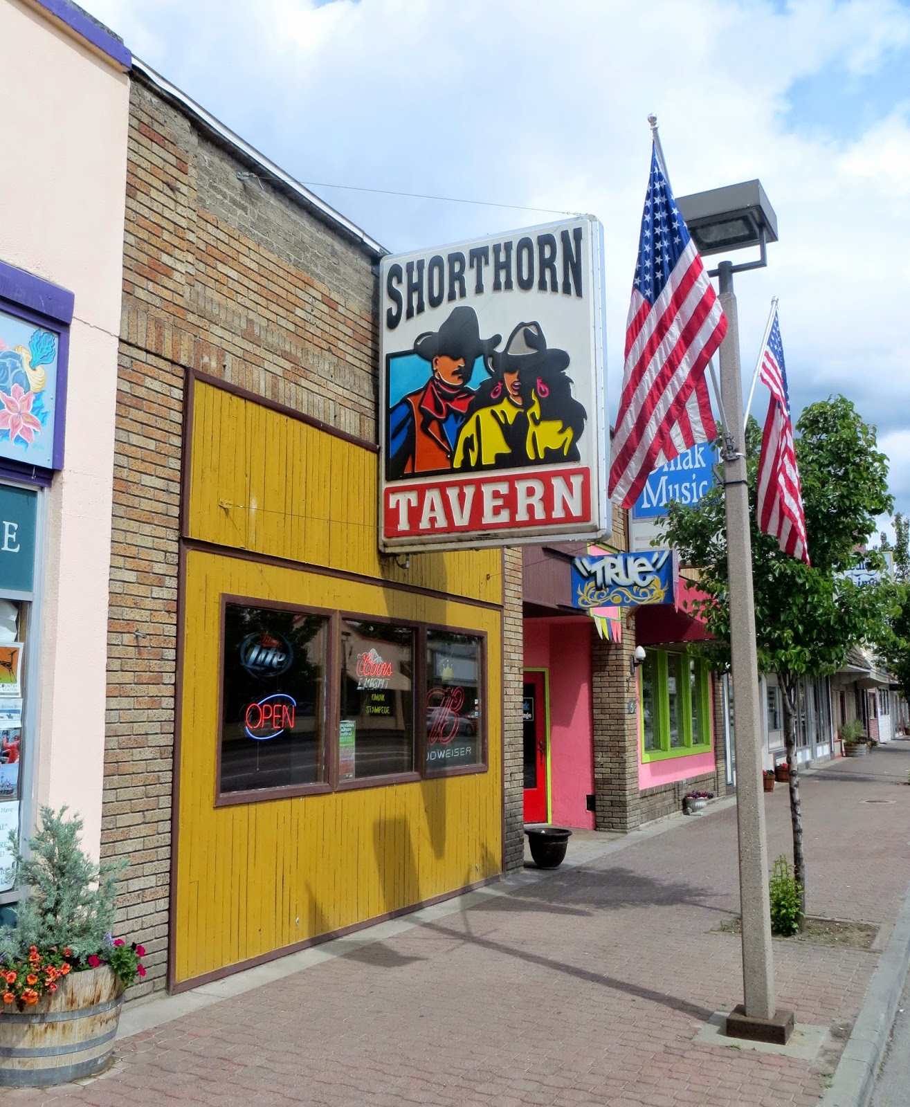 2196 The Shorthorn Tavern, Omak, WA 5/27/2013