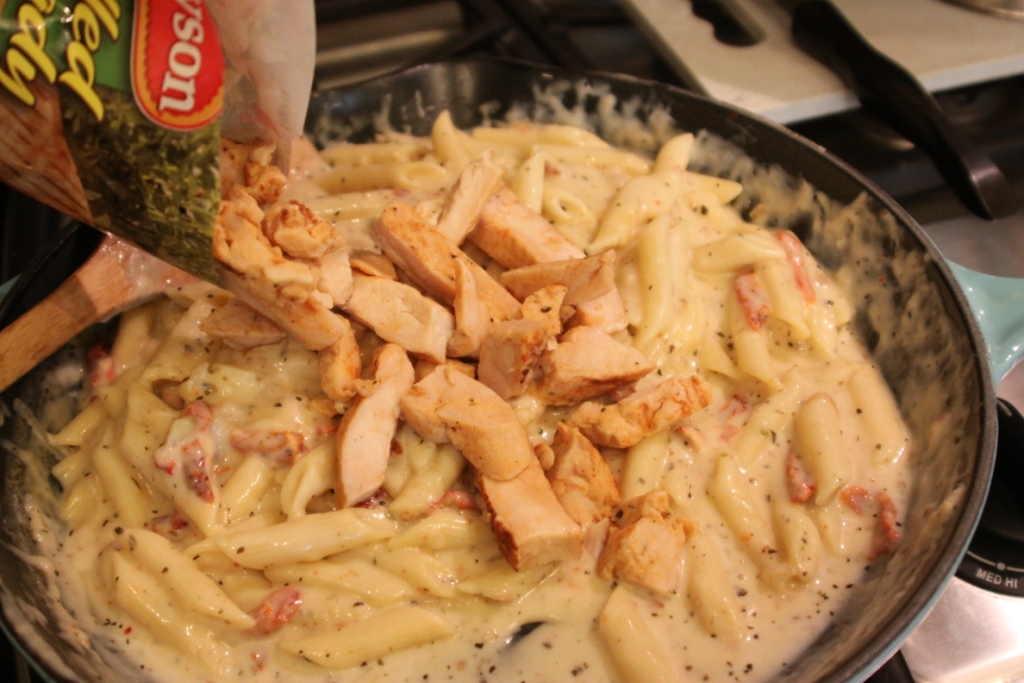 Menu Musings of a Modern American Mom White Cheddar Chicken Alfredo in