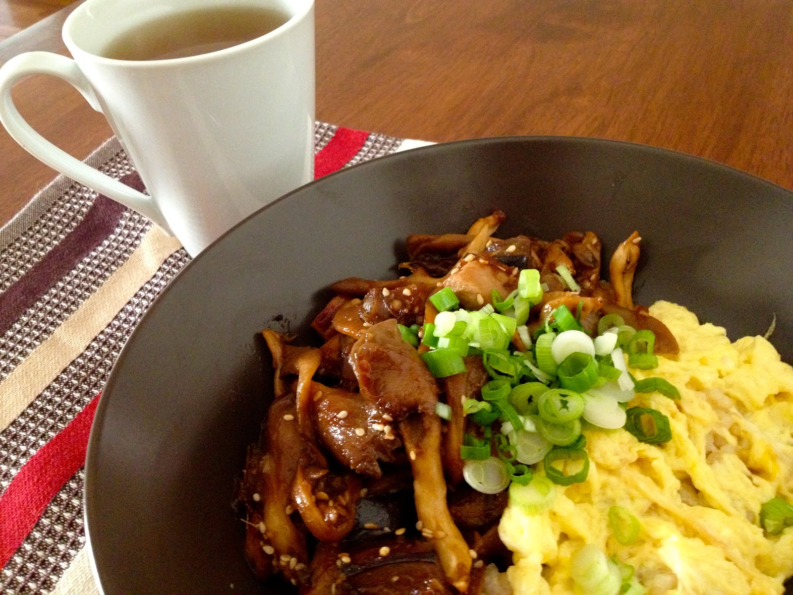 Poppin' kitchen Mushroom chicken ginger donburi (rice bowl)