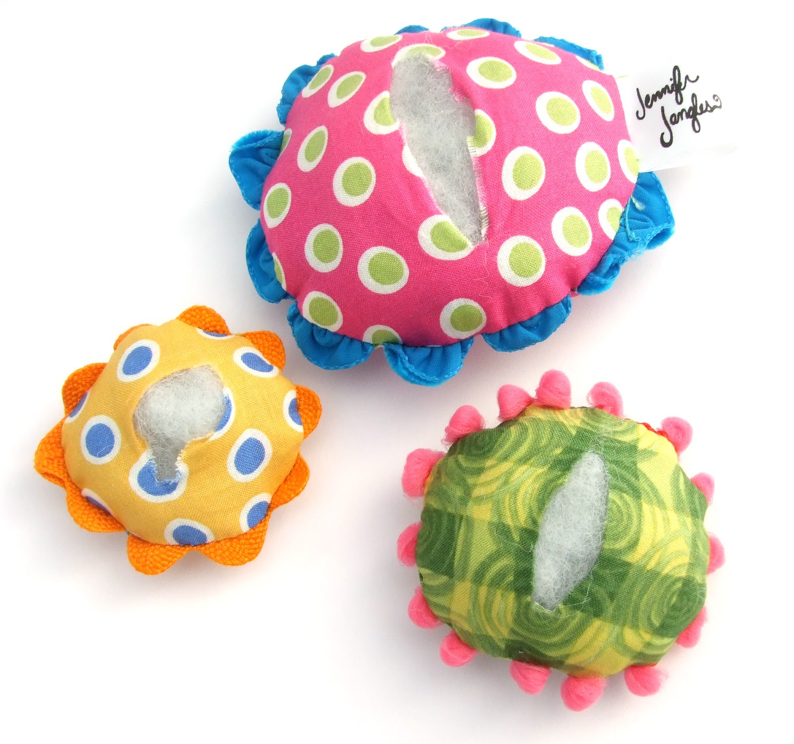 Jennifer Jangles Blog Pin Cushion in a Cup Tutorial