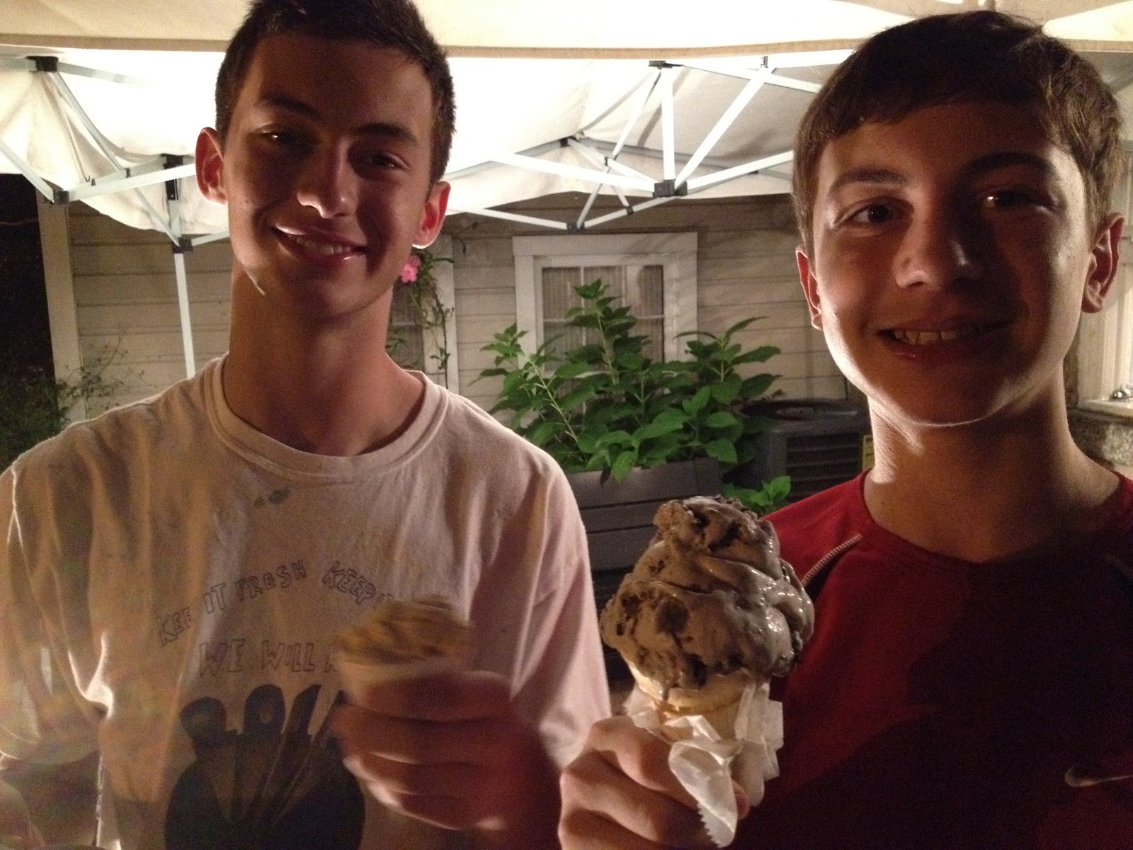 2 Dudes Who Love Food ScoopAhhDeeDoo ice cream historic Ellicott City