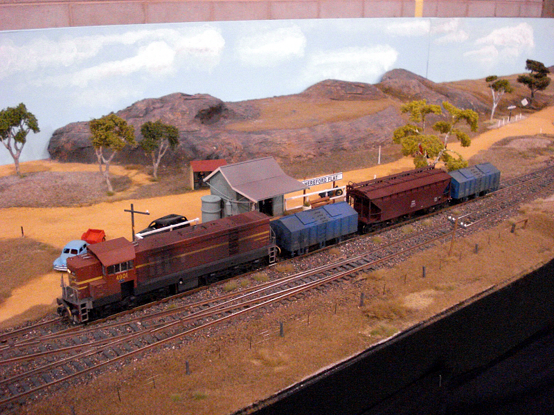 638 Mile is an Australian HO scale (NSW) based layout featuring a 
