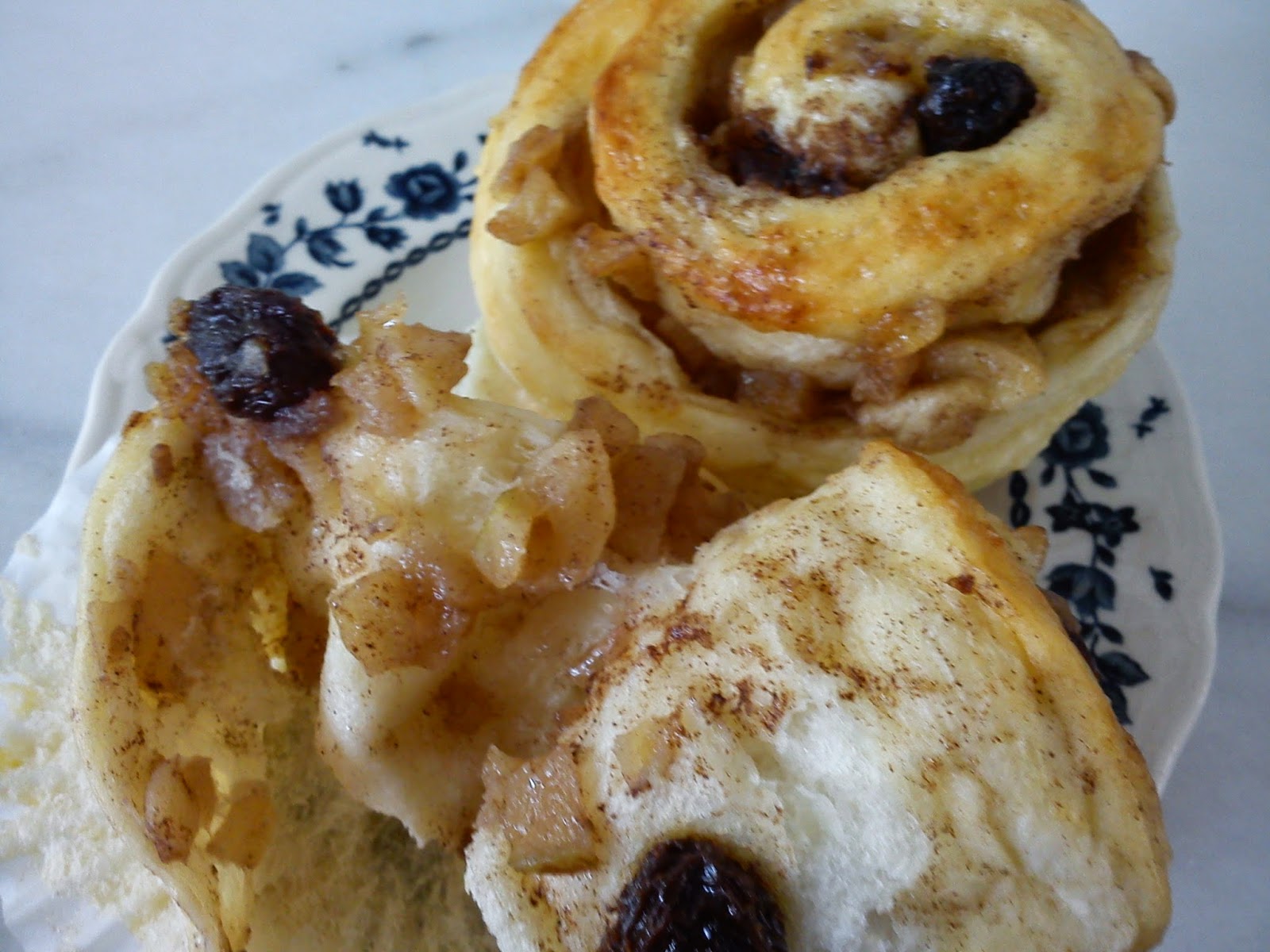 Cooking Pleasure Cinnamon Rolls with Apple Filling