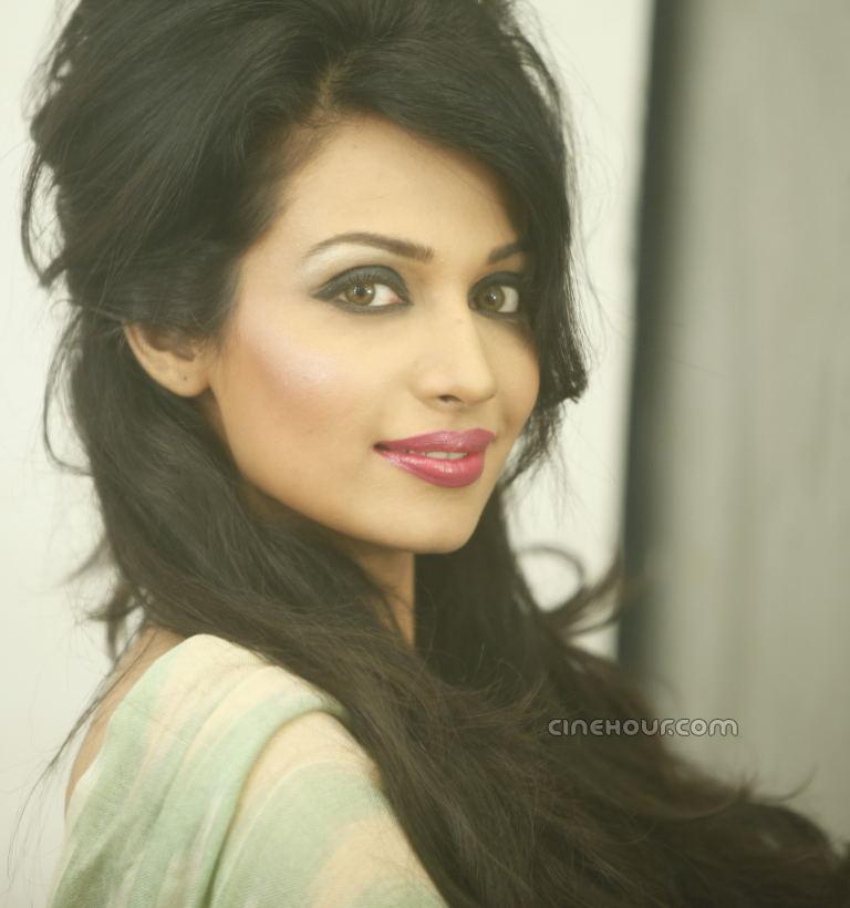 Asha Saini Face Close up1 - Asha Saini Face Close Up hot Pics