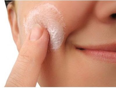 25 Home Remedies For Dry Skin To Treat Dry, Itchy, Rough, Cracked Skin