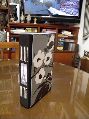 Álbum de fotos con papel "barato" ~ El mirlo de papel