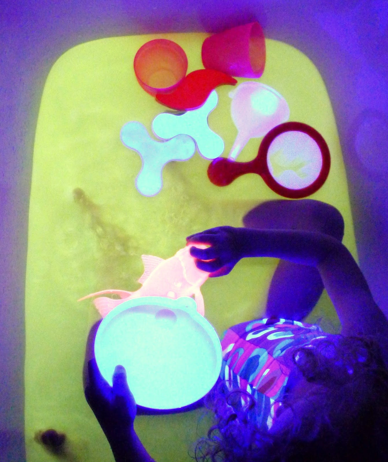 Safe and Edible Glow Water for Baths and Play Handy DIY