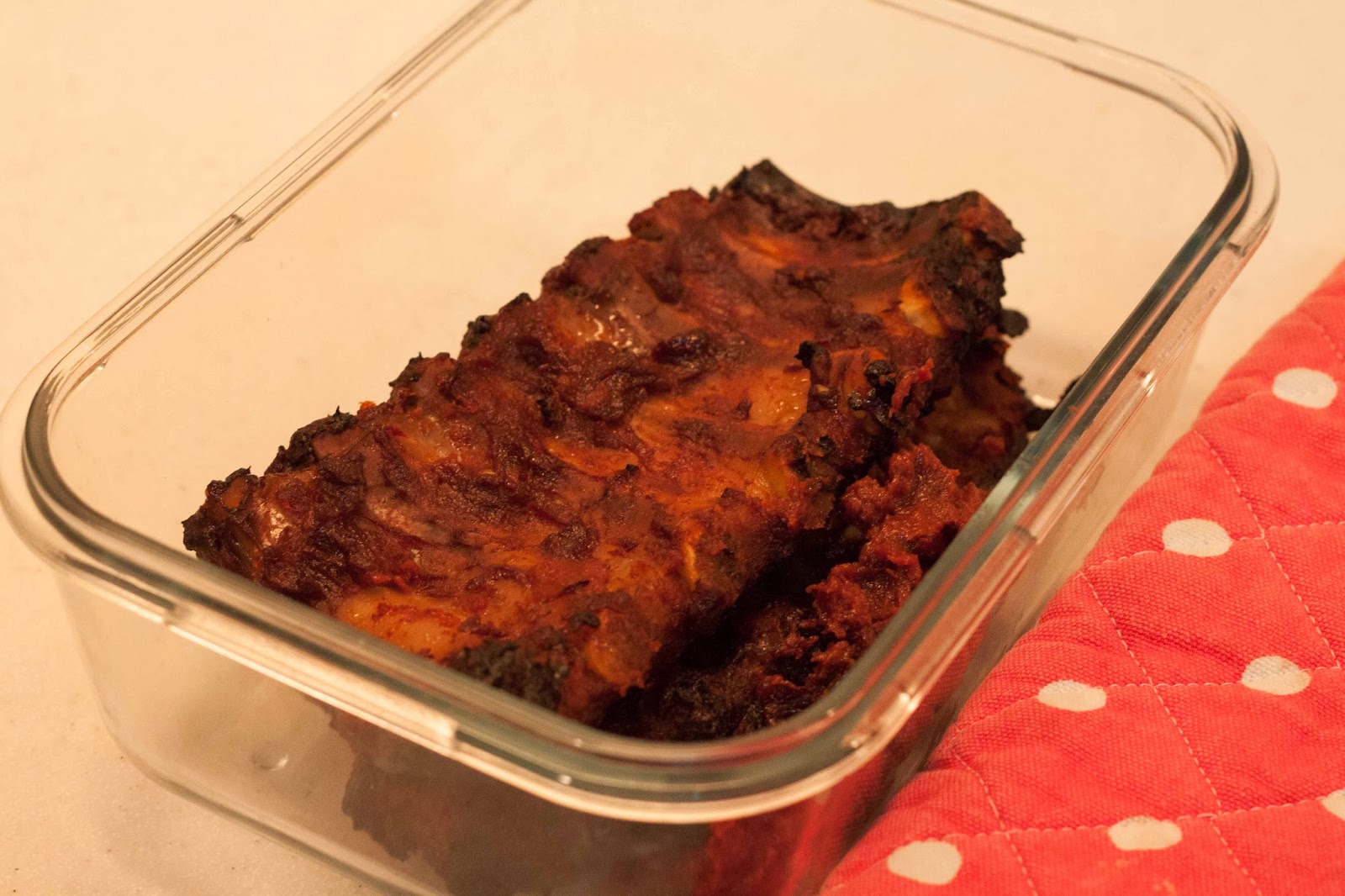 Simply Cooked Pork Ribs with Tomato Marinade
