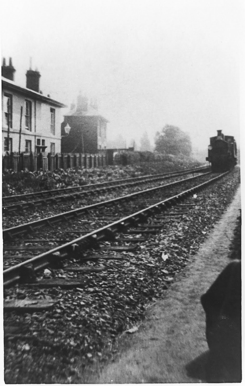 Approaching Lees Lane Crossing