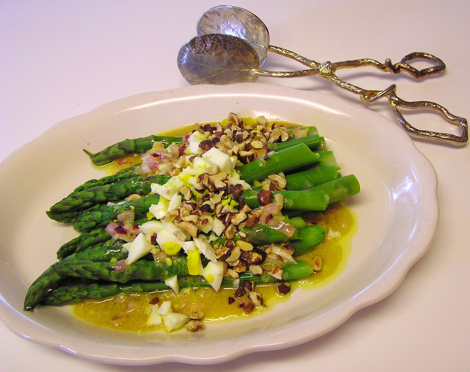 Eat Thrive Heal It's Still Asparagus Season