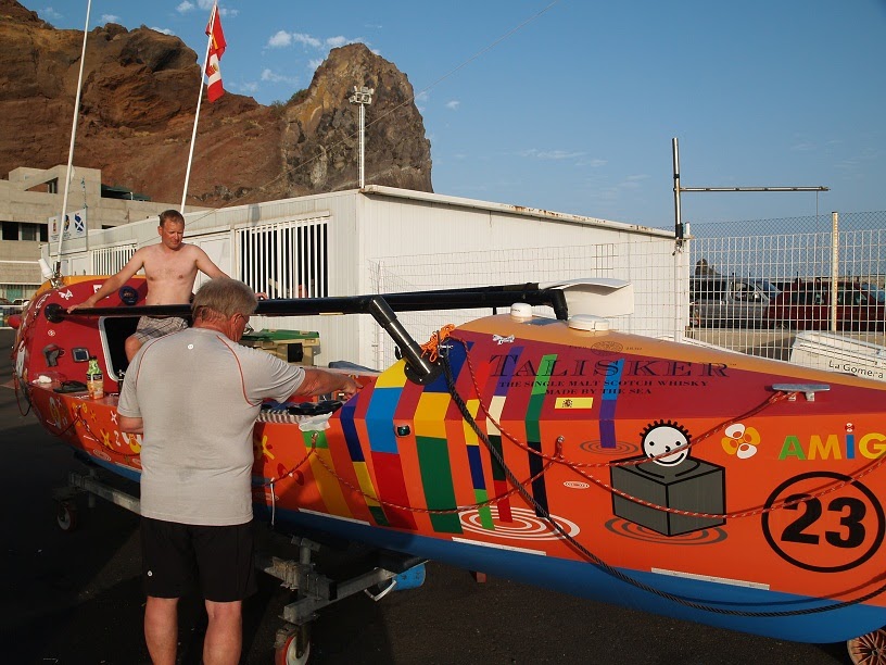 roeien positie in de boot rafiki loud en marl 232 ne san sebastian dirk en carla op roeien positie in de boot rafiki loud en marl 232 ne san sebastian dirk en carla op