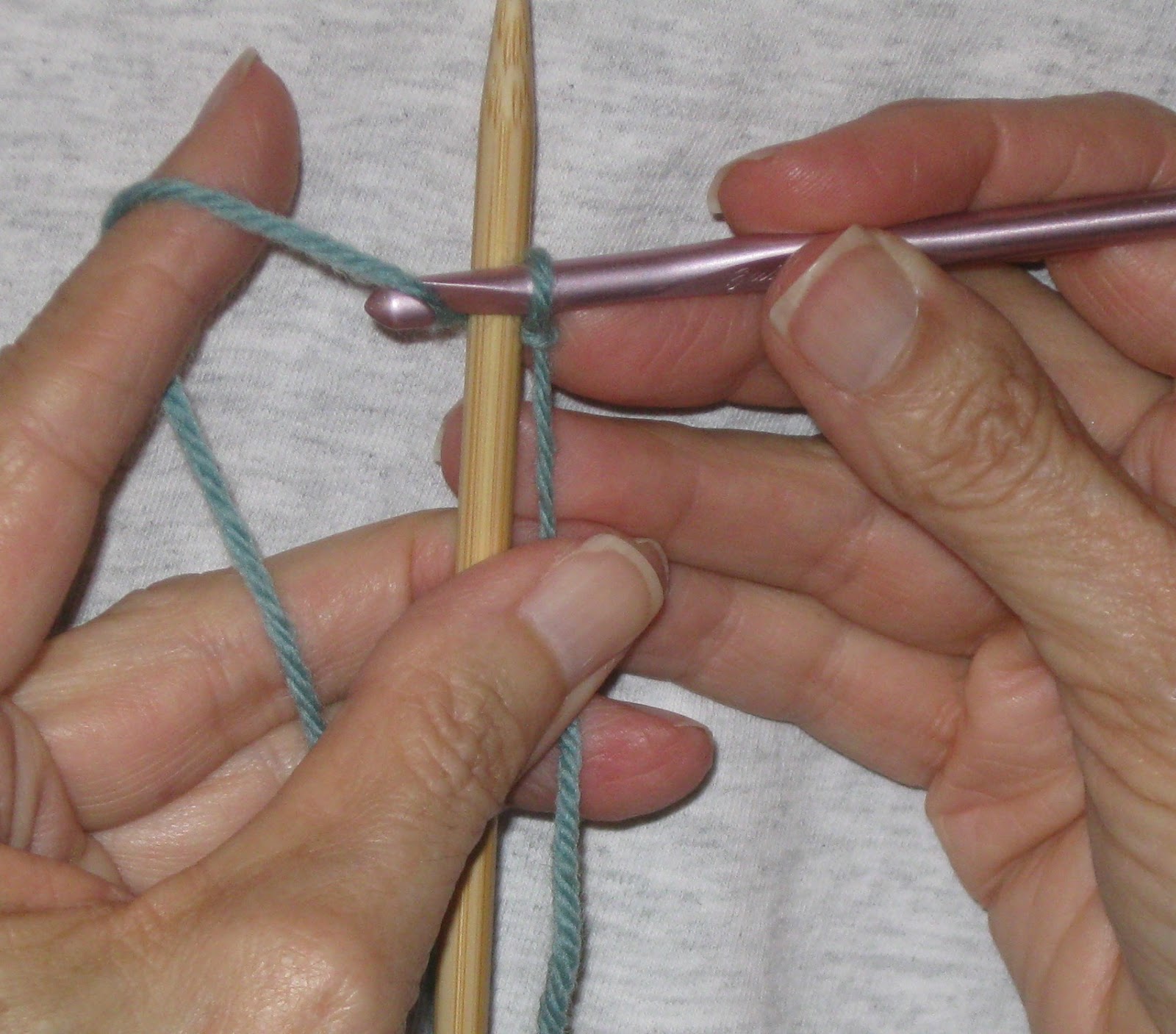 Kiwi Knits A Picture Tutorial for Chain Cast On