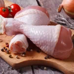 Ученые советуют не мыть курицу перед приготовлением