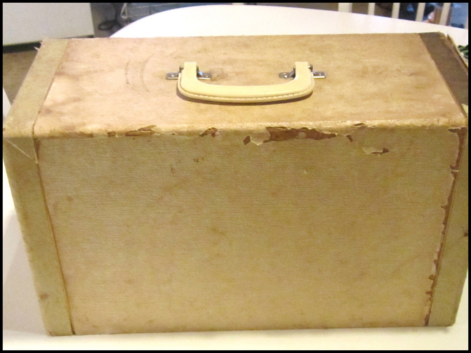 Urania's Inspiration Vintage, Dressmaker Sewing Machine